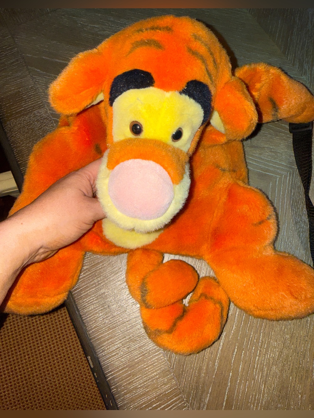 VNT Disney Store 20" Tigger Plush Backpack Bag. Adjustable - Picture 3 of 5